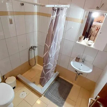 Ekati Apartment *