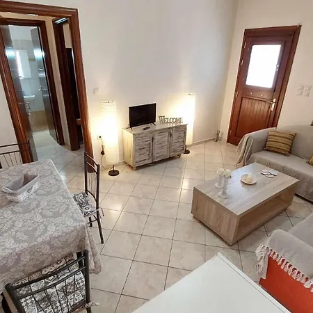 Ekati Apartment *